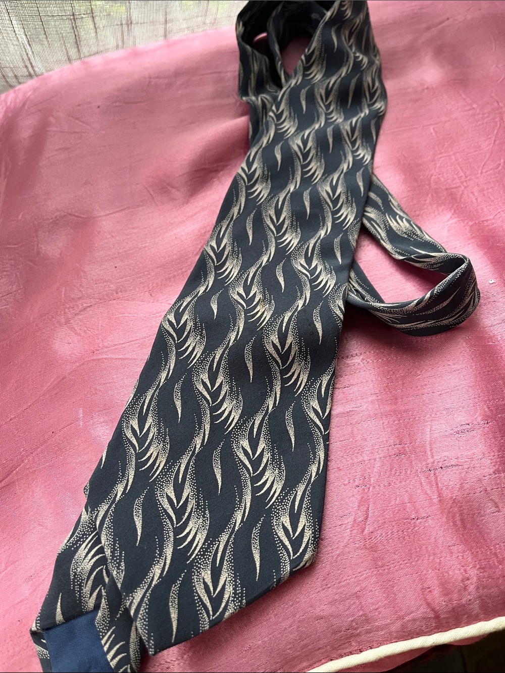 Men’s silk tie